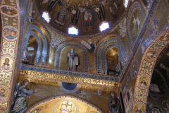 Pamiątką z jeszcze z XII w. jest Capilla Palatina, pełna oryginalnych bizantyjskich mozaik ze scenami biblijnymi. Fot. Piotr Bocian